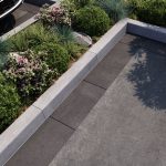 Бордюр тротуарний сірий