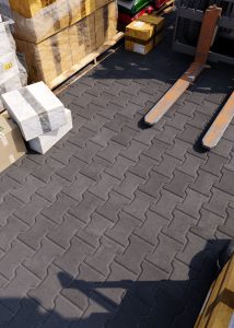 Бруківка Гантель чорна