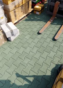 Бруківка Гантель зелена