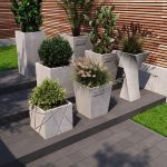 Бетонне кашпо для квітів сіре