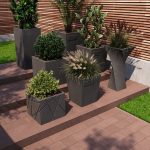 Бетонне кашпо для квітів чорне