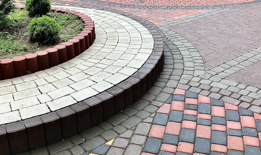 Палісад прямокутний і сходи хз бруківки