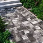 Бруківка з каменю сіра з чорним, стилізація Носталіт Антрацит