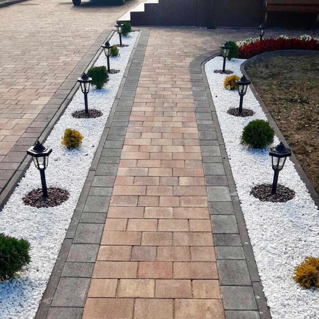 Бруківка Новатор