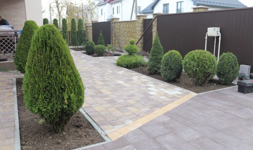 Бруківка Новатор