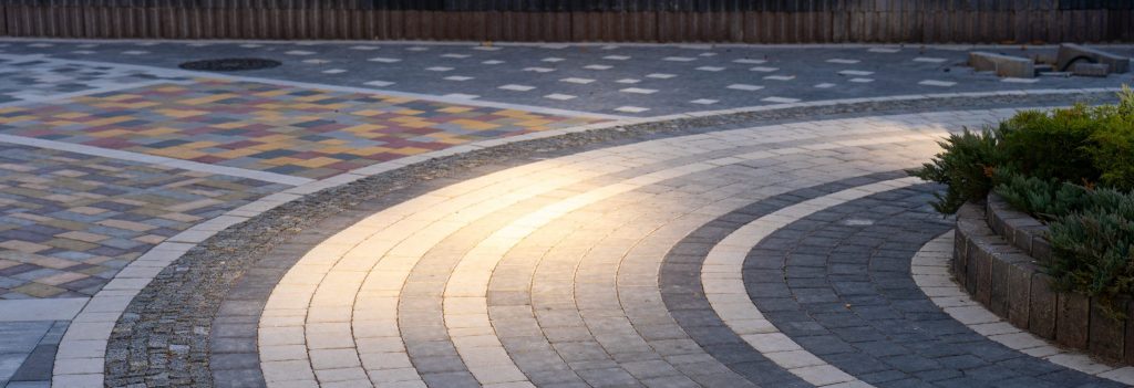 Догляд за бруківкою