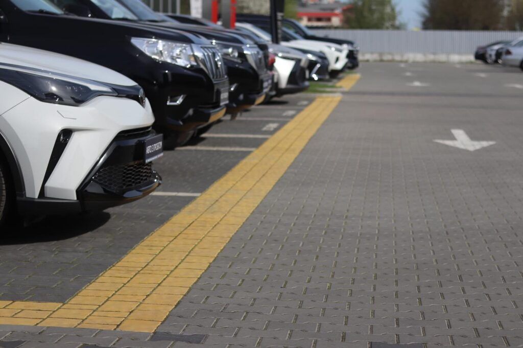 Види бруківки для легкового транспорту